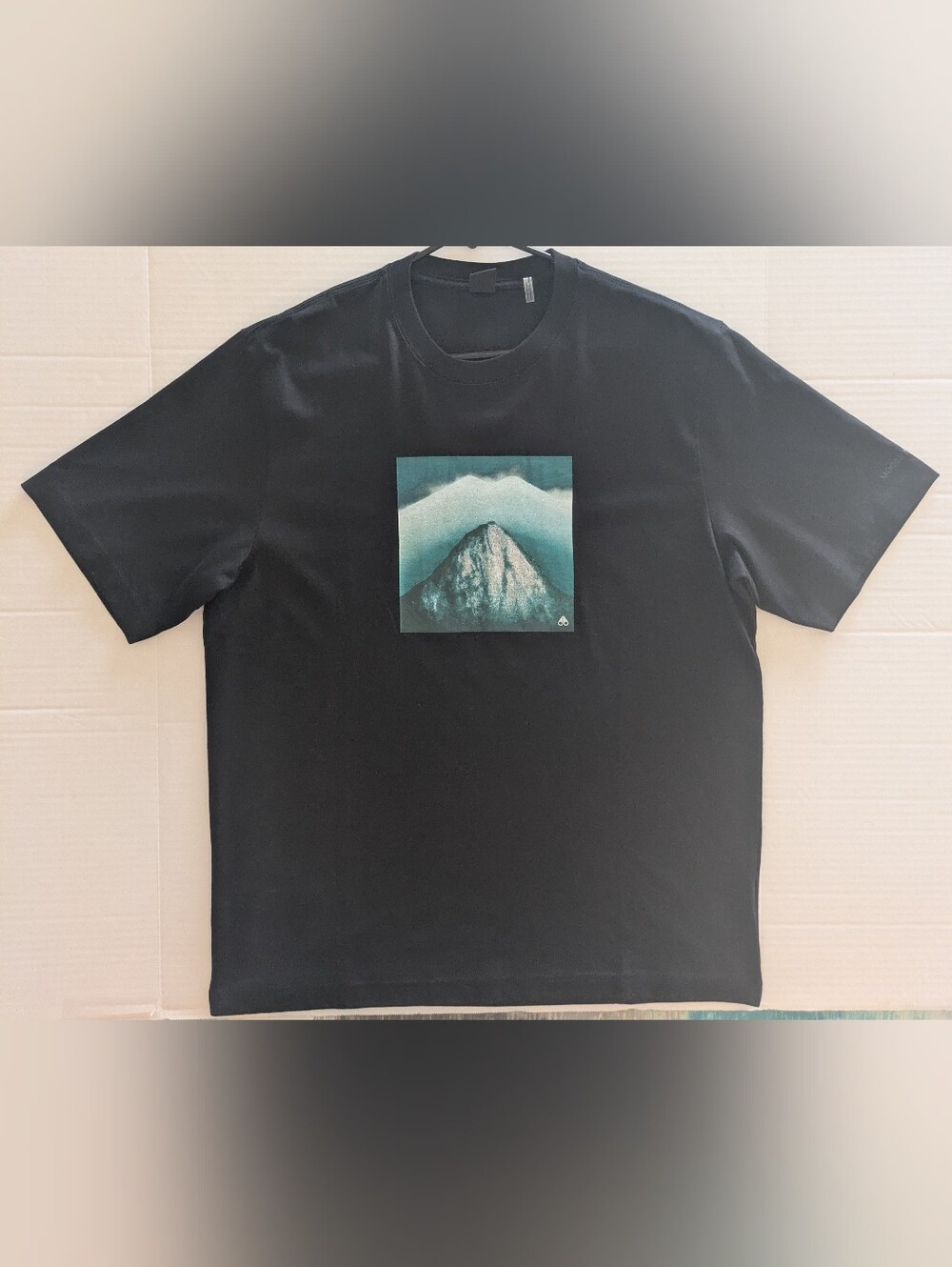 Moose Knuckles Men's Black T-Shirt w/ Teal Mountain Graphic- M (NWOT)